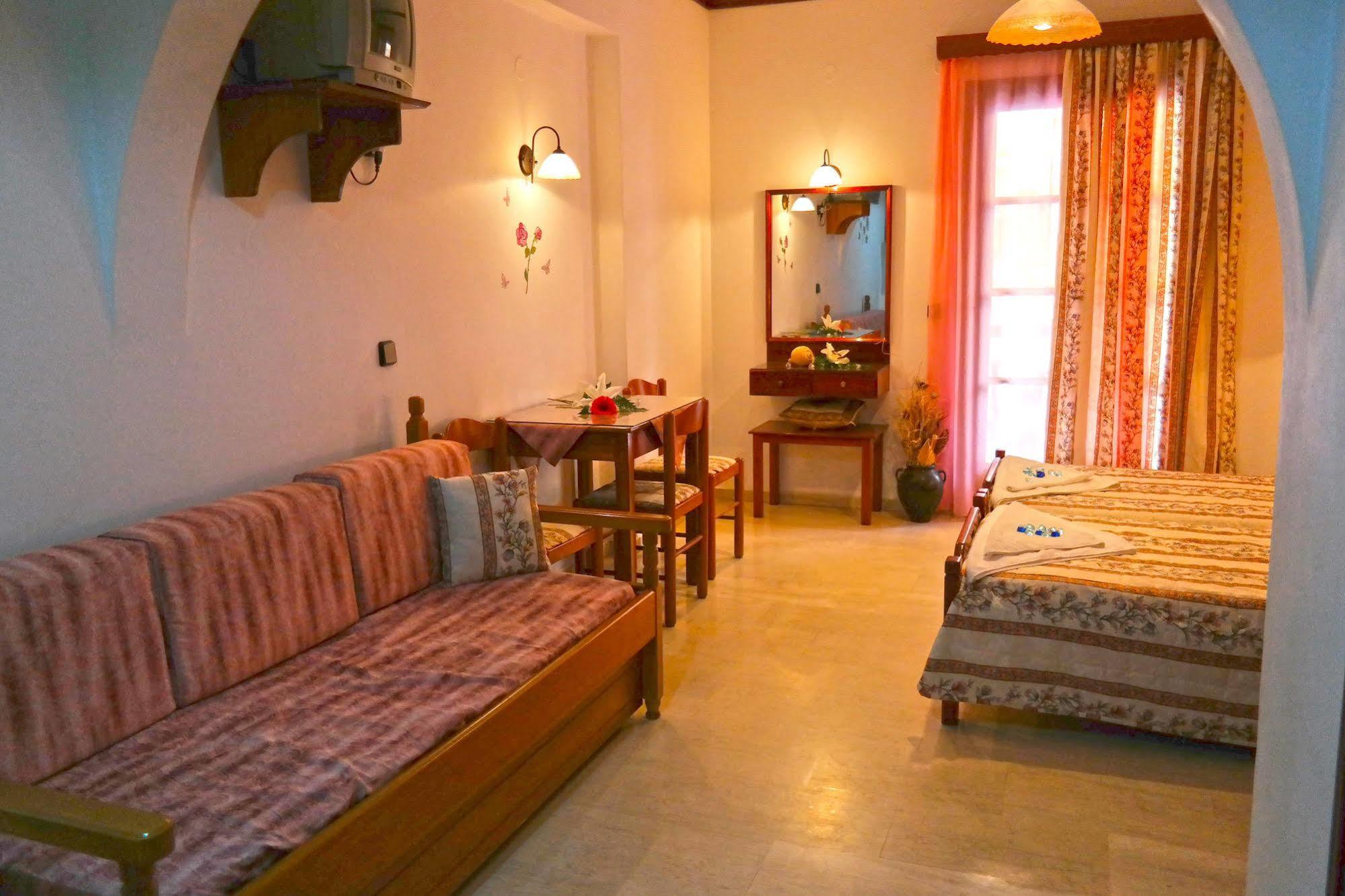 Golden Beach Studios Down Town Naxos City ภายนอก รูปภาพ