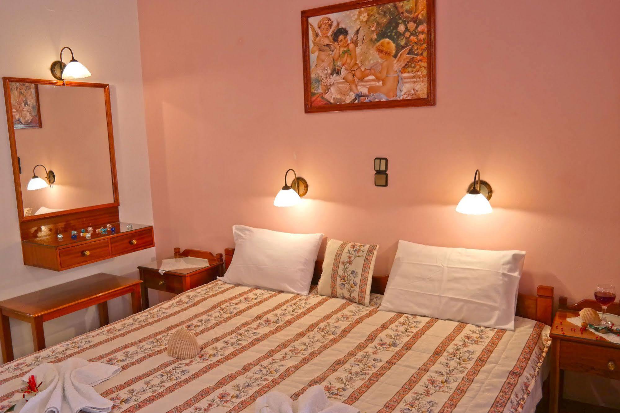 Golden Beach Studios Down Town Naxos City ภายนอก รูปภาพ