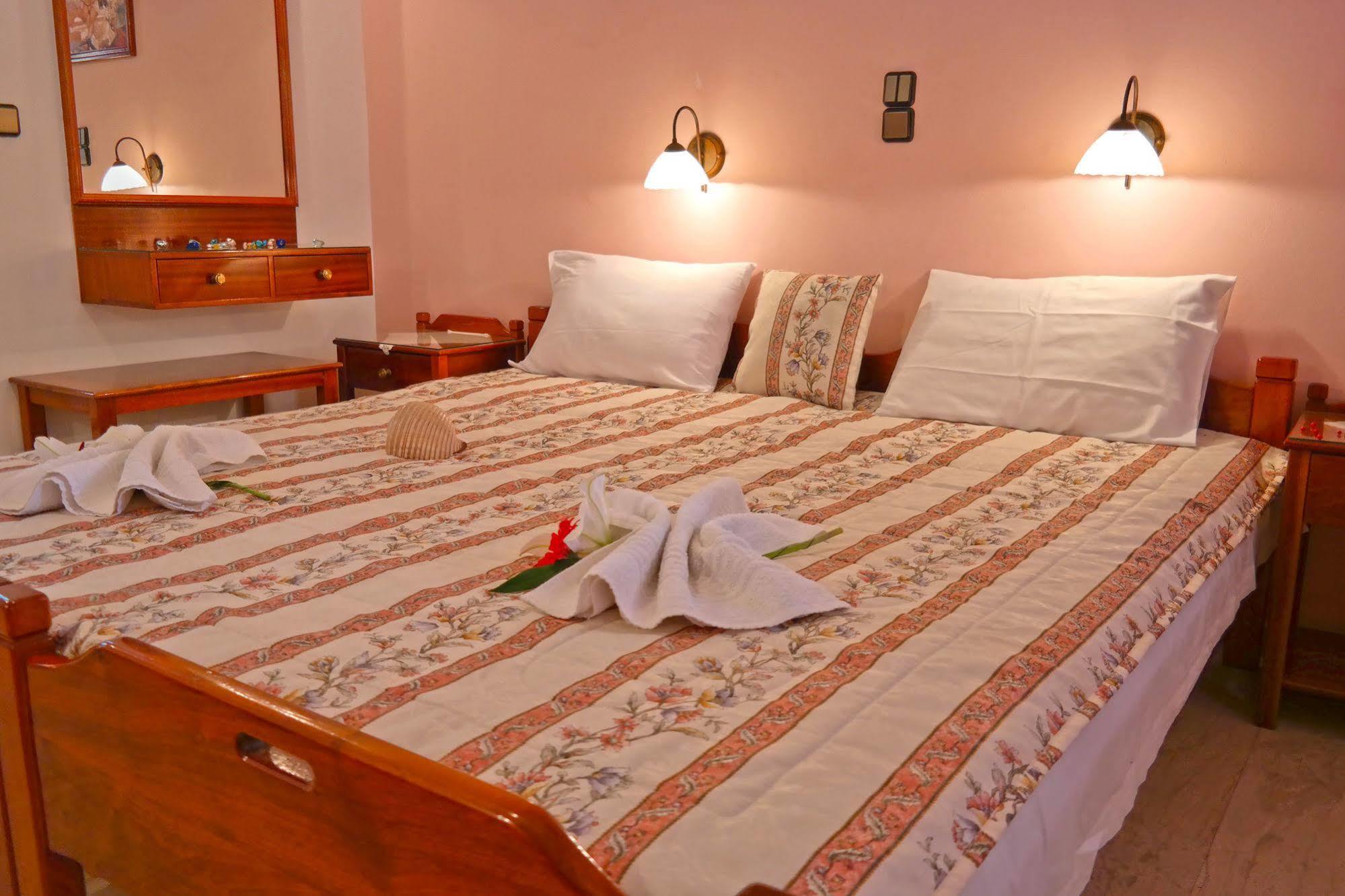 Golden Beach Studios Down Town Naxos City ภายนอก รูปภาพ