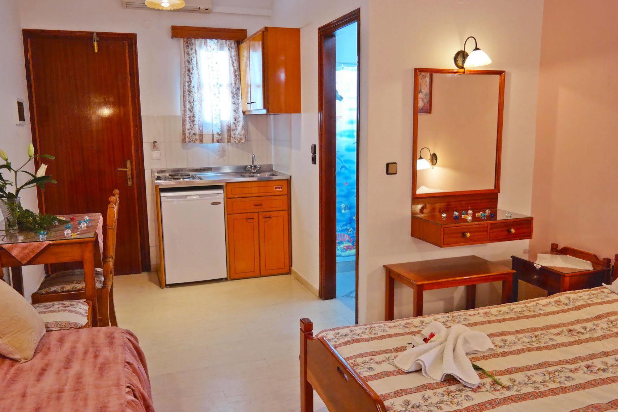 Golden Beach Studios Down Town Naxos City ภายนอก รูปภาพ